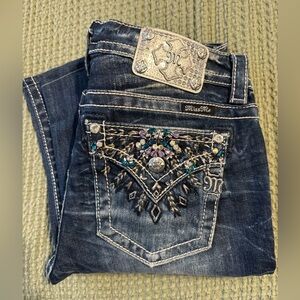 Miss Me Women's  Embellished Jeans size 28 mid-rise boot ( see description 💚)